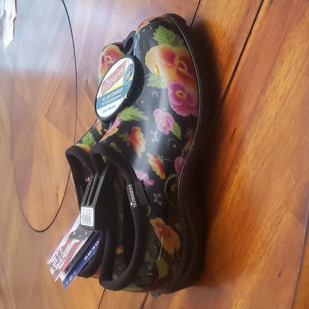 Slogger waterproof clogs NWT. Size 9